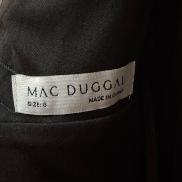 Mac Duggal Embroidered Applique Ruched Flutter Sleeve A Line Dress - Picture 8 of 8